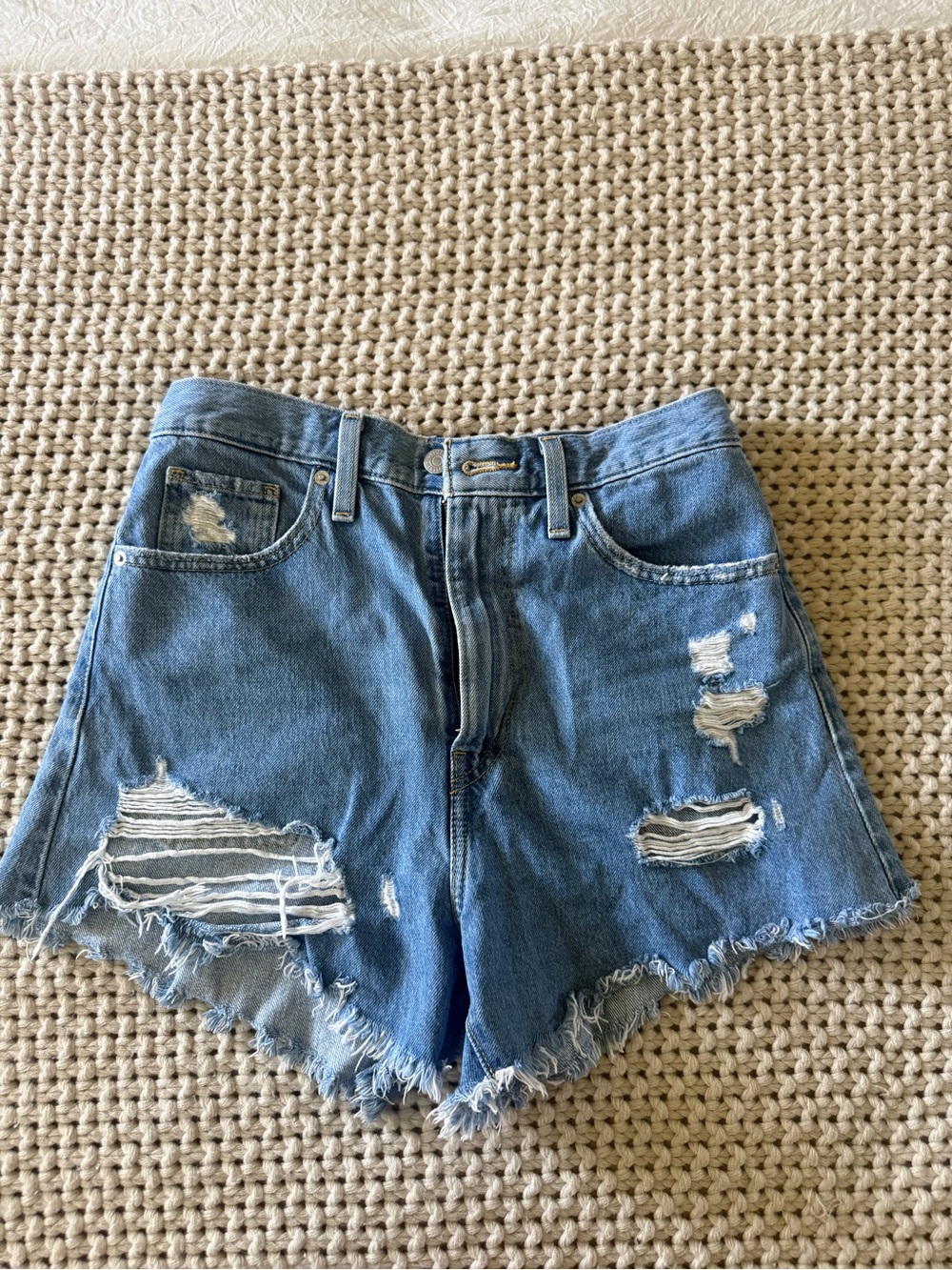 Levi's High Waisted Mom Short
